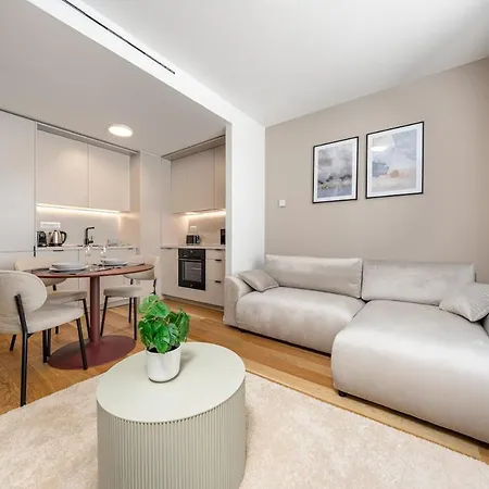 Modern 1-bedroom In Vydrica Near Castle