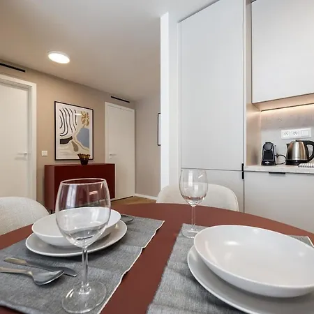 Modern 1-bedroom In Vydrica Near Castle